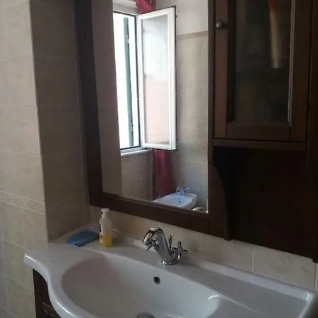 Prestige House לה ספציה